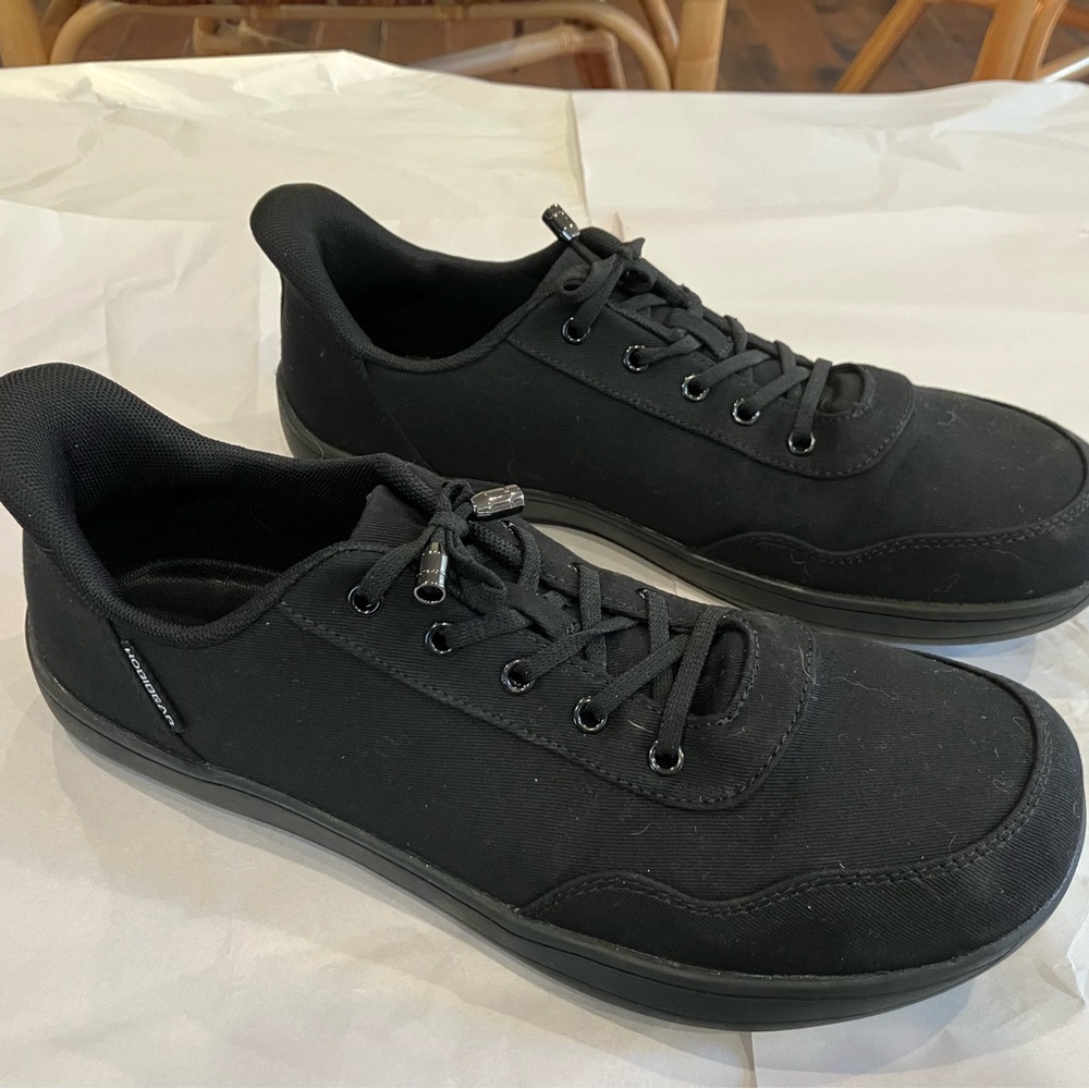 Sleek Black Men's Sneakers